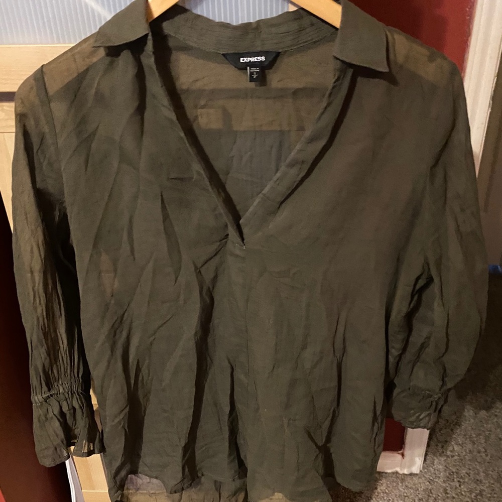 🌸 3 for $30 Express blouse